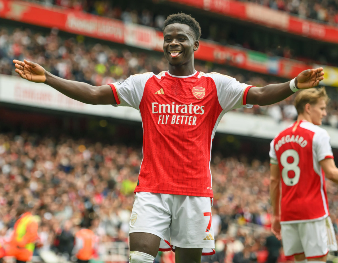 Bukayo Saka au niveau